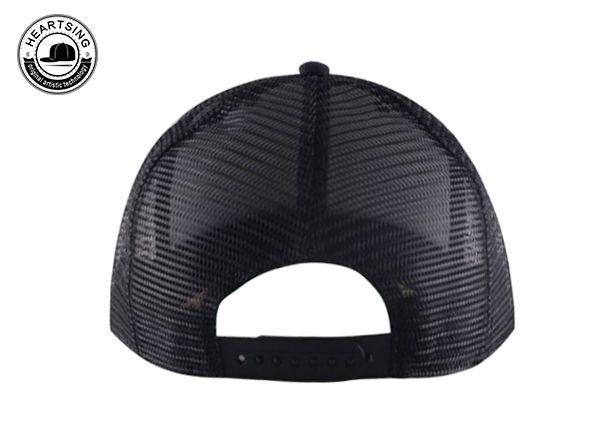 Detalía del sombrero de camionero negro y plano personalizado