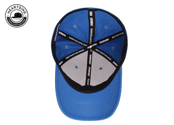 Dentro de la sombrero de béisbol azul ajustado personalizado