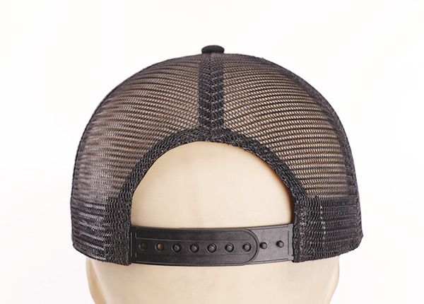 Atrás de la malla de bordado de bajo perfil negro Snapback