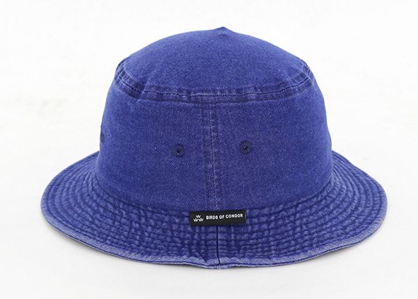 Lado del sombrero de cubo de mezclilla para hombre azul personalizado
