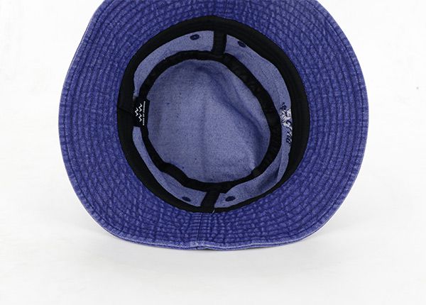 Dentro del sombrero de cubo de mezclilla para hombre azul personalizado