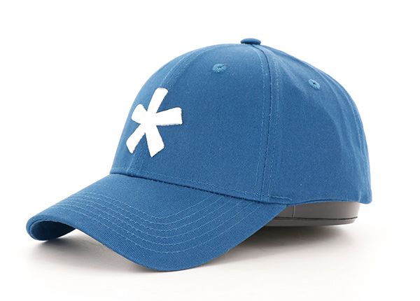 Inclinación de gorra de béisbol bordada azul personalizada