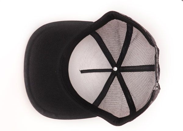 Dentro del sombrero de camionero impreso en pantalla de algodón negro