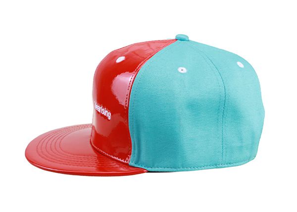 Lado del sombrero Snapback de cuero con logotipo de bordado