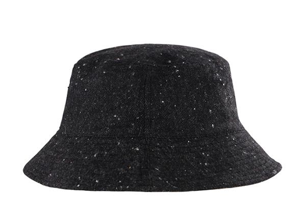 Atrás del sombrero de cubo para hombre negro fresco