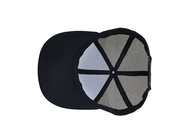 Dentro del sombrero de malla bordado morado personalizado