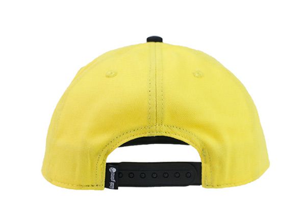 Atrás del sombrero de snapback bordado negro y amarillo