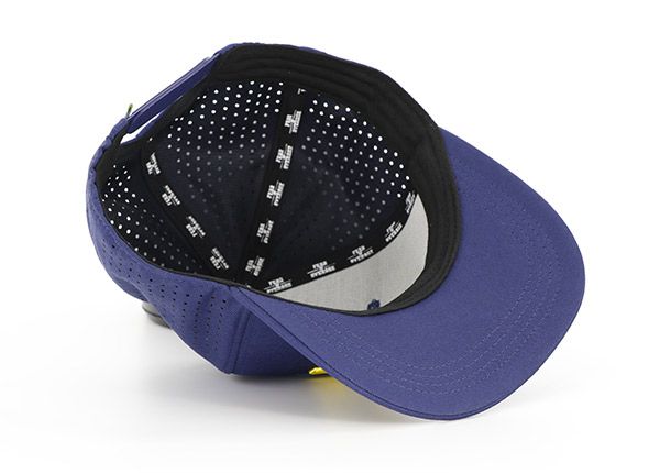 Dentro de los sombreros de camionero snapback azul personalizado con factura plana