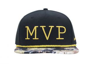 Snapback negros fríos con tapas elegantes con cuerda