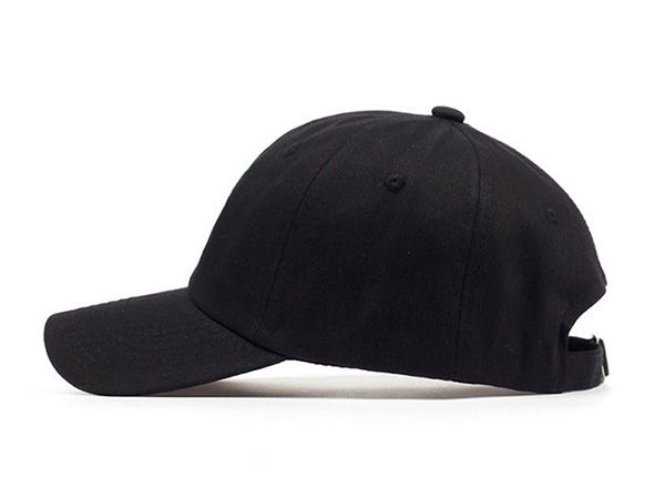 Lado de la gorra de béisbol de fresa bordada personalizada