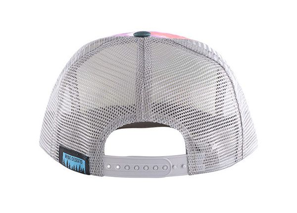 Detalía del sombrero de camionero de béisbol de Bill Flat Bill Flat Back