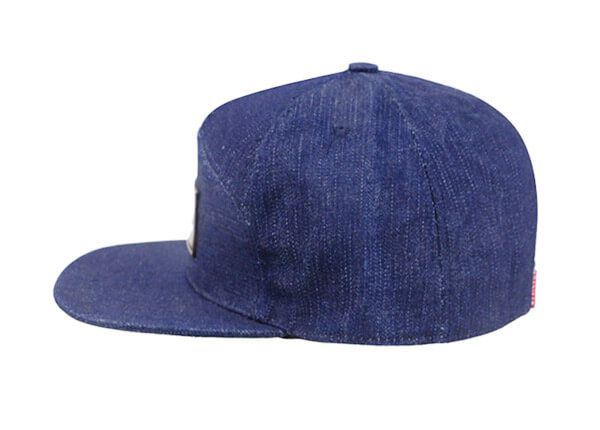 Lado de la gorra de béisbol de mezclilla de 7 panel personalizada con parche