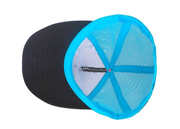 Dentro de la gorra de béisbol hawaiana con sombrero de espalda de malla