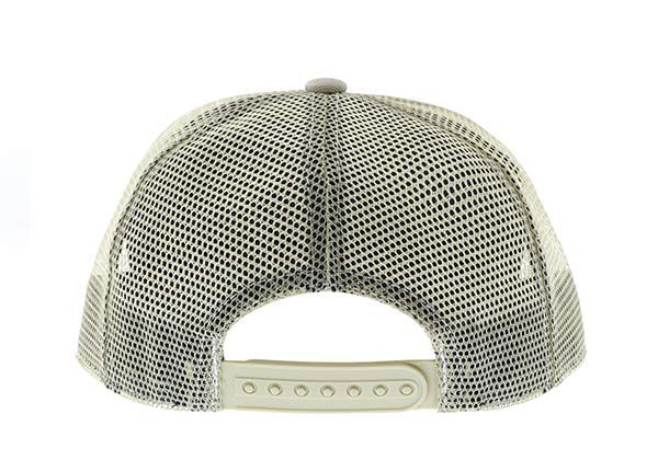 Detención de la gorra militar de malla con borde de cuero