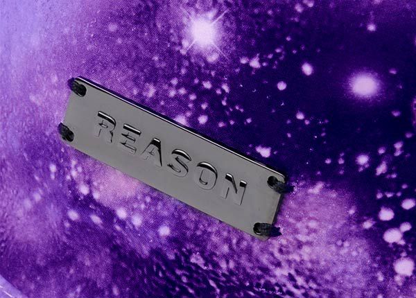 Logotipo de sombrero de cubo impreso de Galaxy Purple con etiqueta de metal