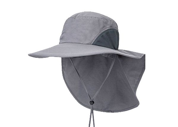 Inclinación del sombrero de cubo de safari desierto en blanco con aleta del cuello