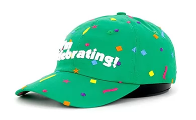 Baseball Cap vs. Snapback: ¿Borre curvo o recto?