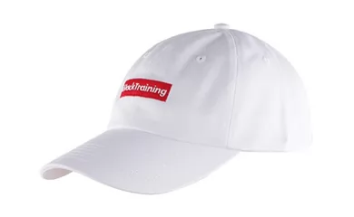 Sombrero de camionero de borde curvo vs sombreros de camionero de borde plano: pros y contras